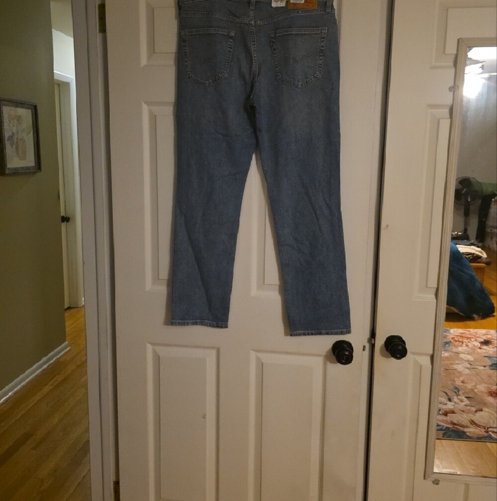 Levi's Light Blue Denim Jeans with 511 Slim 36 Waist, 30 Inseam - Picture 6 of 7